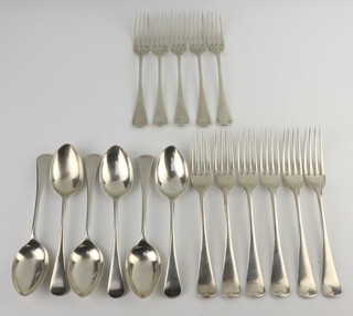 Six Old English pattern silver dessert spoons, 5 ditto dessert forks and 6 ditto dinner forks, Sheffield 1935, 969 grams 