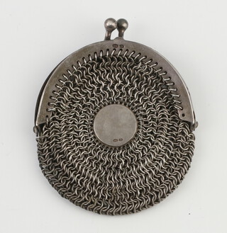 An Edwardian style 925 circular mesh purse 35 grams 
