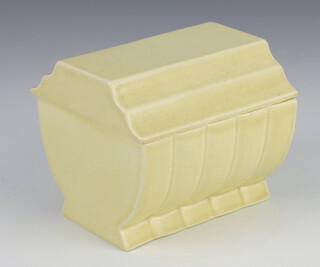 A Keith Murray for Wedgwood, cream glazed rectangular ribbed box and cover 9cm 