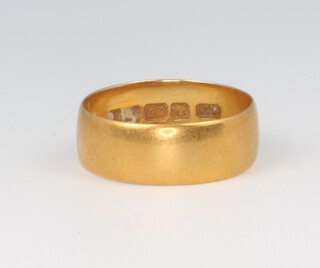 A 22ct yellow gold wedding band size M, 3.3 grams