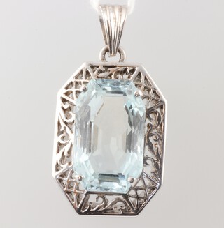 A white metal 14ct aquamarine pendant, the stone approx. 15mm x 10mm. 6.1 grams 