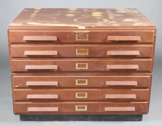 Arclight, an oak plan chest of 6 drawers, in 2 sections 84cm h x 114cm w x 81cm d 