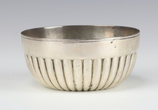 A Victorian silver demi-fluted bowl London 1898, 8cm, 89 grams 