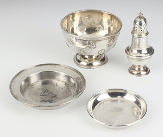 An Edwardian silver bowl Birmingham 1906 9cm, 2 dishes and a weighted pepperette. Gross weight 255 grams 