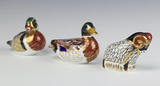 Three Royal Crown Derby Imari pattern paperweights - duck with gold stopper MMV 8.5cm Carolina duck MM22 8cm and an exclusive for RCD Collectors Club Derby ram with gold stopper 7.5cm