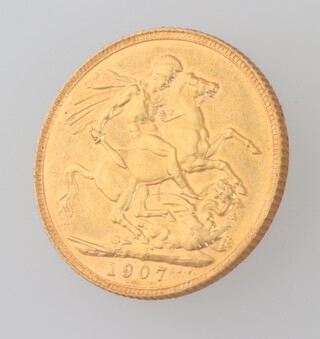 A George V 1907 sovereign 