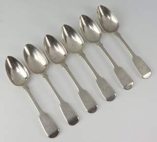 A set of 5 William IV silver fiddle pattern pudding spoons London 1831, maker William Eaton, monogrammed A together with a Victorian ditto, 323 grams 