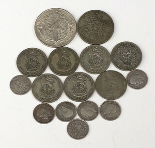 A 1918 silver florin, 7 silver threepences and other silver coinage, 73 grams 