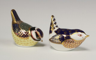Two Royal Crown Derby Imari pattern  paperweights - wren with gold stopper 5cm, Blue-tit 