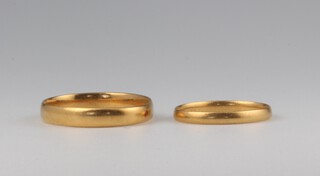 Two, 22ct yellow gold wedding bands, size I and Q, 3.8 grams 
