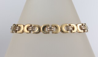 A 9ct yellow gold fancy link bracelet 10.7 grams, 18cm 