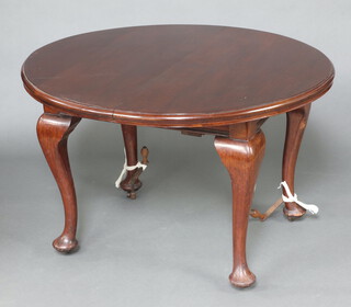 An oval mahogany extending dining table with 1 extra leaf, raised on cabriole supports, complete with 2 winders, 73cm h x 115cm l x 106cm w 