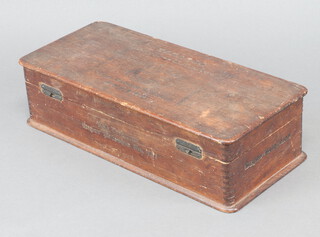 Romeo Y Julieta, a cedar cigar box with hinged lid marked Tabcos and Havana 10cm x 37cm x 16cm (contact marks in places)