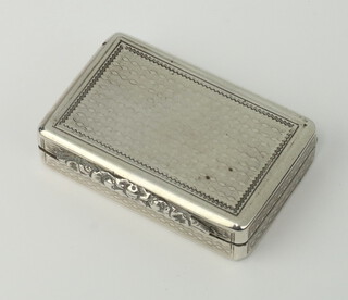 A George IV rectangular engine turned vinaigrette with gilt floral grill (detached), London 1824, 4cm 