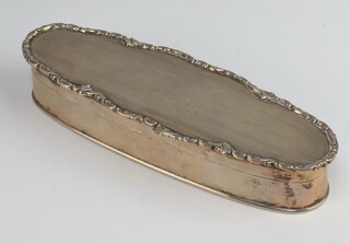 An oval trinket box with engine turned decoration Birmingham 1913, 113 grams, 14cm 