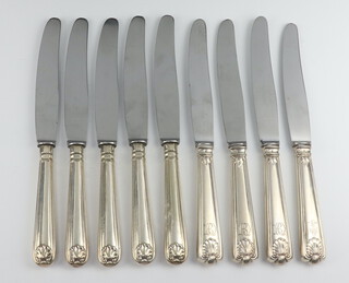 A matched set of 9, 800 standard, shell and thread pattern dinner knives 