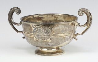 A silver 2 handled trophy cup with presentation inscription Chester 1923, 172 grams, 15cm 