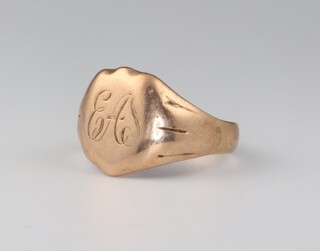 A yellow metal 9ct signet ring size P 1/2, 5.5 grams 