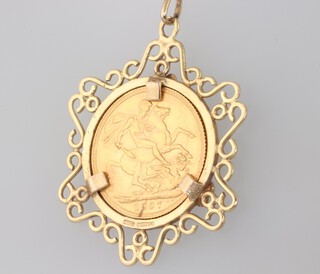 A George V sovereign pendant 1907, the 9ct mount 4.2 grams 