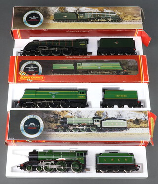 A Hornby Dublo R.375 Battle of Britain locomotive and tender Spitfire, ditto R.5053 LNER Manchester United, ditto R.309 British Railways Mallard, all boxed  