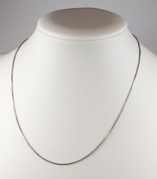 An 18ct white gold necklace, 2.2 grams, 32cm 