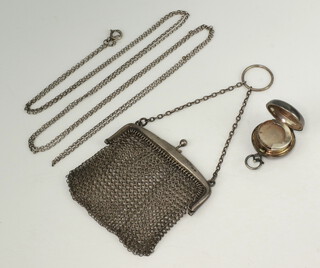 An Edwardian silver sovereign case Birmingham 1908, ditto mesh purse Birmingham 1918 A/F and a silver chain, gross weight 68 grams 