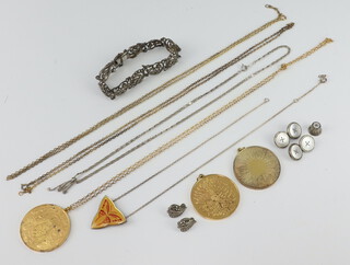 Three silver gilt commemorative crowns and minor costume jewellery, weighable silver 82 grams 