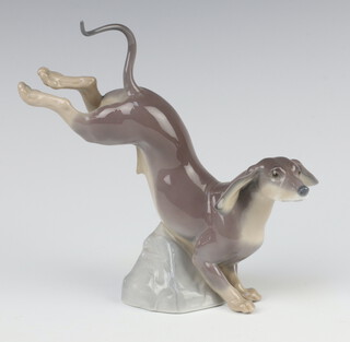 A Lladro figure of a Dachshund 8317 18cm, boxed