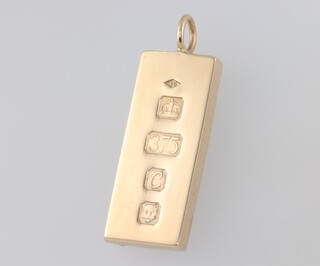 A 9ct yellow gold ingot pendant 31.5 grams, London 1977 