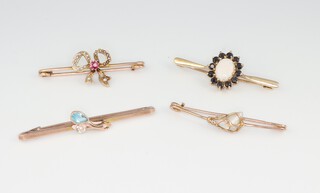 Four 9ct yellow gold gem set bar brooches 7.9 grams 