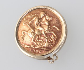 A sovereign 1909 in a 9ct yellow gold 0.9 gram mount 