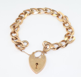 A 9ct yellow gold flat link bracelet with heart padlock 17cm, 23.6 grams 