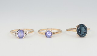 Three 9ct yellow gold gem set rings size P 1/2, 6 grams