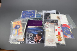 A 1992 European Community uncirculated coin set and 18 other uncirculated coin sets 