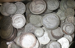 A quantity of pre-1947 Uk coinage including half crowns, 2 shillings, 1 florin, shillings, sixpences, 620 grams 