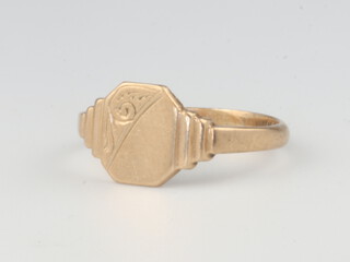 A 9ct yellow gold child's signet ring size I, 1 gram 