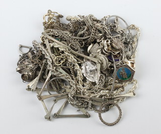 A silver brooch and a quantity of silver jewellery, gross 274 grams 