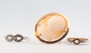 A 9ct yellow gold cameo portrait brooch together with a yellow metal ring size I and a silver ditto size I, gross weight 7 grams 