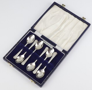 A set of 6 silver coffee spoons Birmingham 1975, 44 grams, cased