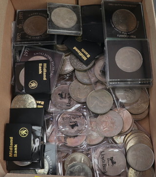 A collection of 1981 commemorative crowns His Royal Highness The Prince of Wales and Lady Diana Spencer (3), a quantity of other commemorative crowns Winston Churchill and 1977 Silver Jubilee 

