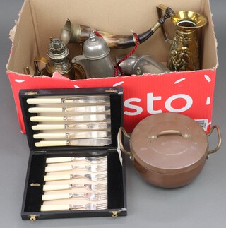 A brass chamber stick and minor items of metalware 