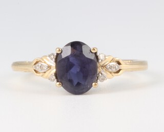 A 9ct yellow gold amethyst dress ring, 1.9 grams, size P 1/2