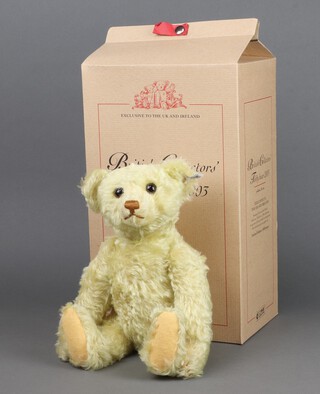 Steiff, a limited edition British Collectors Bear 2003, no.808/4000 36cm, boxed and with certificate 