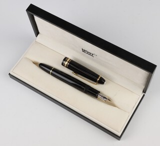 A Gentleman's Mont Blanc fountain pen 4810 with 14ct nib, boxed  