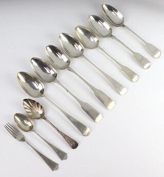 A pair of Victorian silver Old English table spoons Glasgow 1896, 5 other table spoons, a teaspoon and a fork, 584 grams 