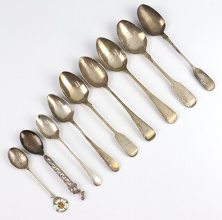 A Victorian silver teaspoon 1895 and 8 other spoons, 128 grams 