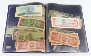 A small collection of world bank notes (23) 