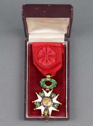 A French Legion d'honneur officer's breast badge, cased