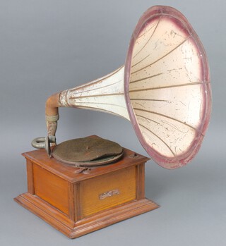 A 1920's Selecta oak cased, horn gramophone, the oak base marked Selecta 