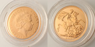 United Kingdom, Elizabeth II 2011 gold Sovereign, 22mm, 8.0g. Obv: IR-B portrait of Elizabeth, right / Rev: St. George on horseback slaying the dragon, right. SC7, unc. 